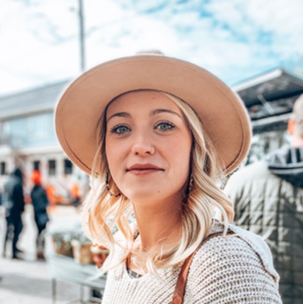 Meet your Posher, Brea